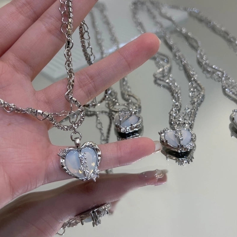 Love Stitching Pearl Japanese And Korean Necklace Design High-grade Light Luxury Niche Clavicle Chain New Women\'s Necklace