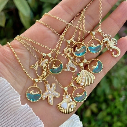 Retro Classic Style Hippocampus Mermaid Shell Copper Pearl Zircon 18K Gold Plated Inlay Pendant Necklace