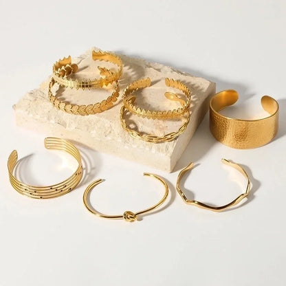 Basic Retro Leaf Solid Color Knot Stainless Steel 18K Gold Plated Bangle In Bulk