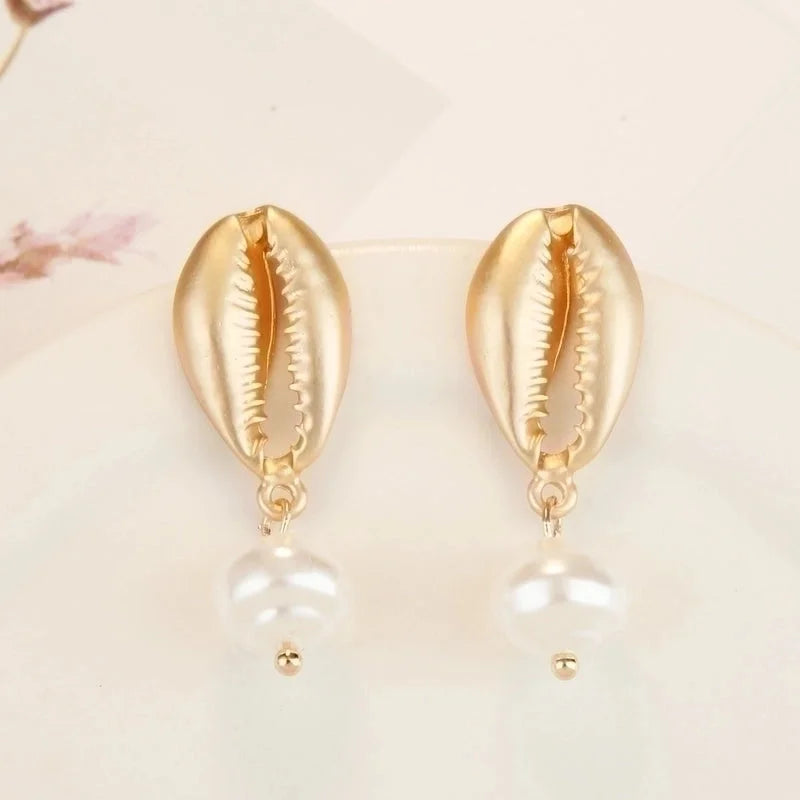 Fashion Shell Shell Inlaid Shell Artificial Pearls Women\'s Earrings 1 Pair