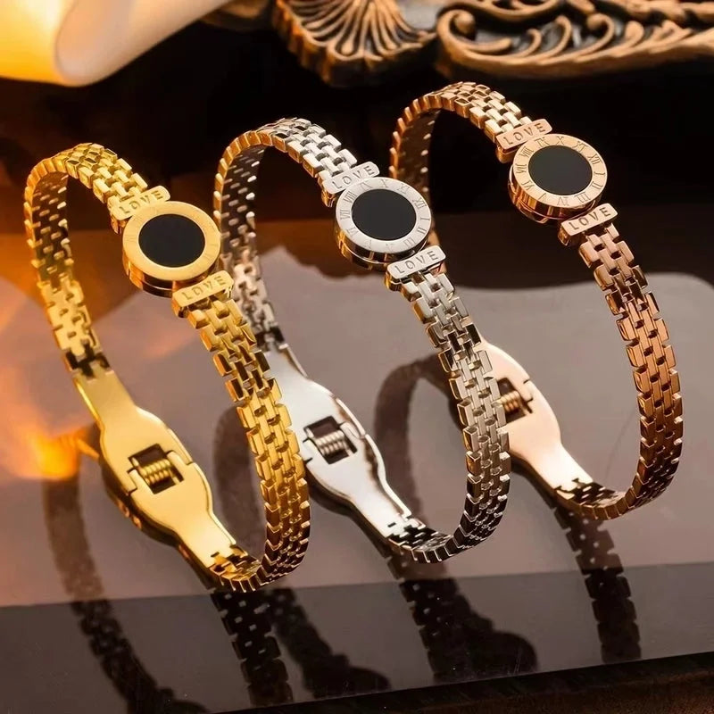 Luxurious Minimalist Roman Style Roman Numeral Titanium Steel 18K Gold Plated Shell Bangle In Bulk