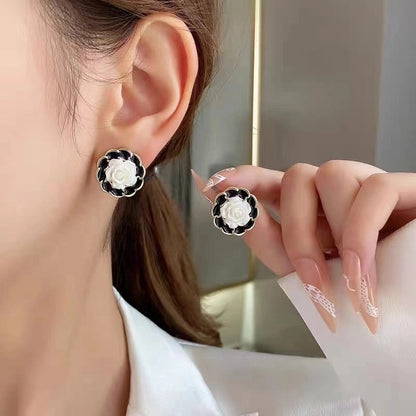 1 Pair Fashion Flower Butterfly Bow Knot Inlay Alloy Artificial Pearls Rhinestones Shell Earrings