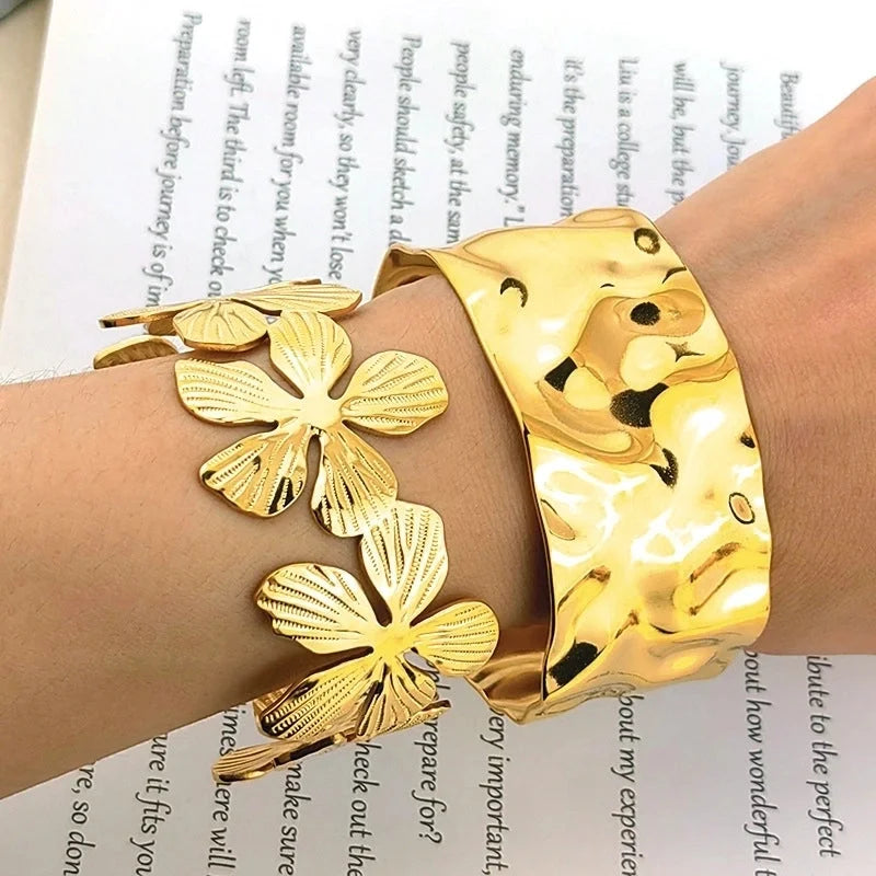 Casual Minimalist Solid Color Flower Butterfly 304 Stainless Steel 18K Gold Plated Bangle In Bulk