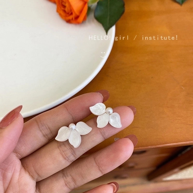 Fashion Geometric Alloy Plating Artificial Pearls Women\'s Earrings 1 Pair