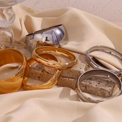 Minimalist Classic Style Solid Color 304 Stainless Steel 18K Gold Plated Bangle In Bulk