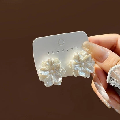 1 Pair Fashion Flower Alloy Plating Artificial Pearls Women\'s Drop Earrings