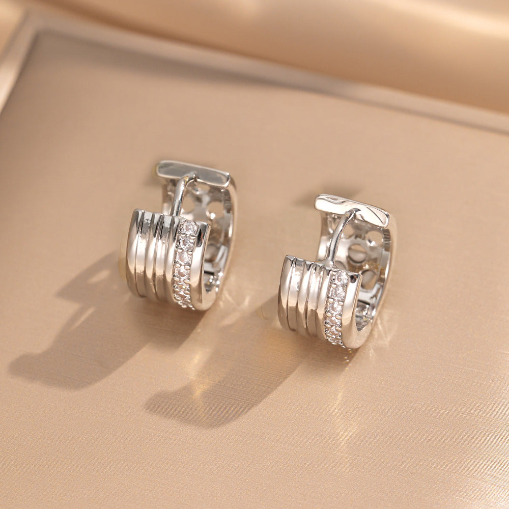 2 Pieces Moderate Luxury Flower Copper Diamond Inlay Stud Earrings