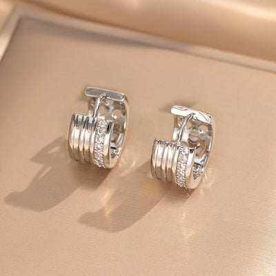 2 Pieces Moderate Luxury Flower Copper Diamond Inlay Stud Earrings