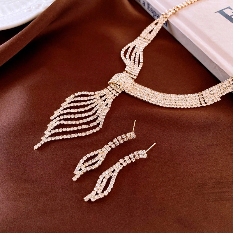 Explosions Zircon Diamond Geometric Necklace Earrings Suit Light Luxury Clavicle Chain High Sense Temperament Jewelry