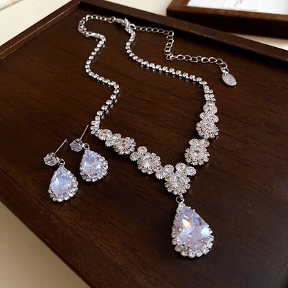Explosions Zircon Diamond Geometric Necklace Earrings Suit Light Luxury Clavicle Chain High Sense Temperament Jewelry