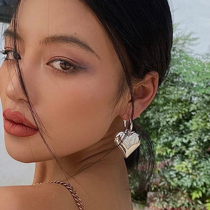 Personality Exaggerated Earrings Women\'s Heavy Metal High-end Ear Studs Large Circle French Retro Design Earrings