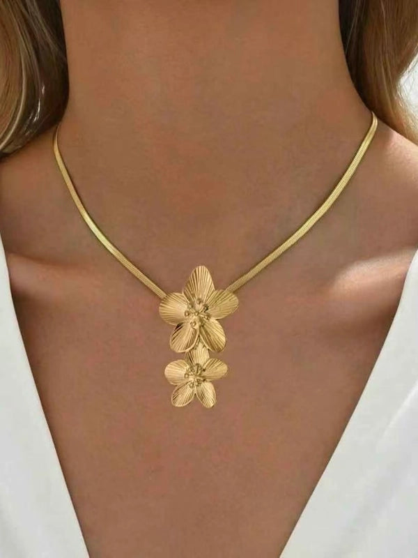 Classical Exaggerated Flower 304 Stainless Steel Pendant Necklace