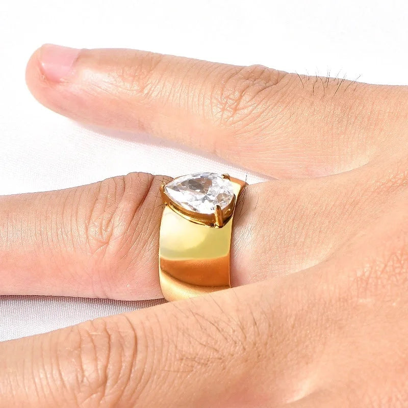 Minimalist Classic Style Heart Shape 304 Stainless Steel Rhinestones 18K Gold Plated Rings