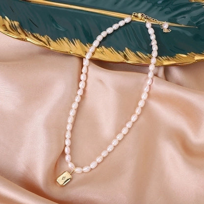 Alloy Freshwater Pearl Copper Fashion Solid Color Irregular Necklace
