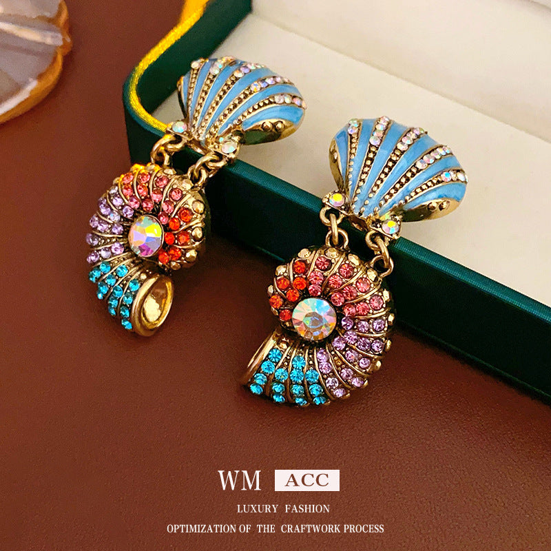 Medieval Pearl Shell Geometric Alloy Electroplating Necklaces