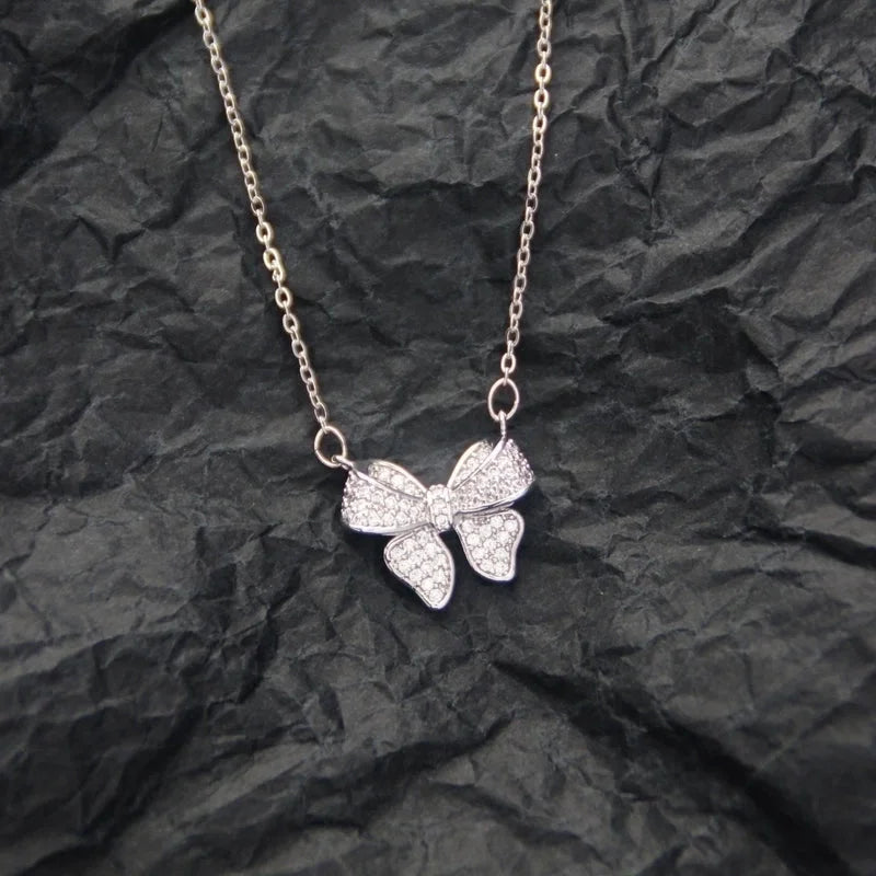 10 Pieces Casual Elegant Basic Moon Heart Shape Bow Knot Titanium Steel Copper Zircon Plating Inlay Pendant Necklace