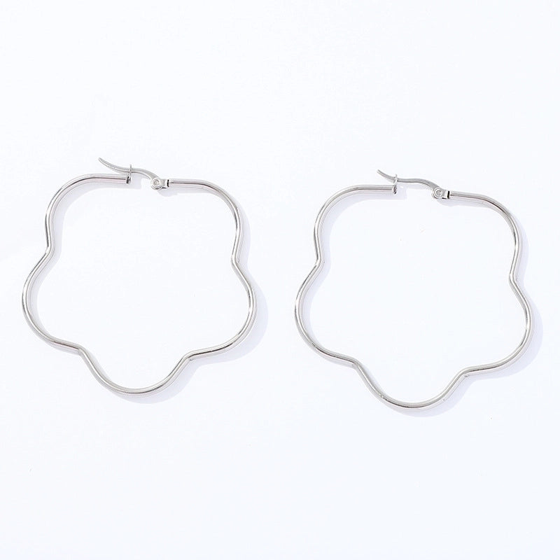 1 Pair Fashion Star Heart Shape Butterfly Plating Hollow Out 201 Stainless Steel 18K Gold Plated Earrings