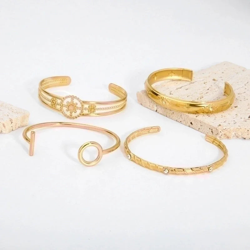 Modern Style Geometric Heart Shape Snake 304 Stainless Steel 18K Gold Plated Bangle In Bulk