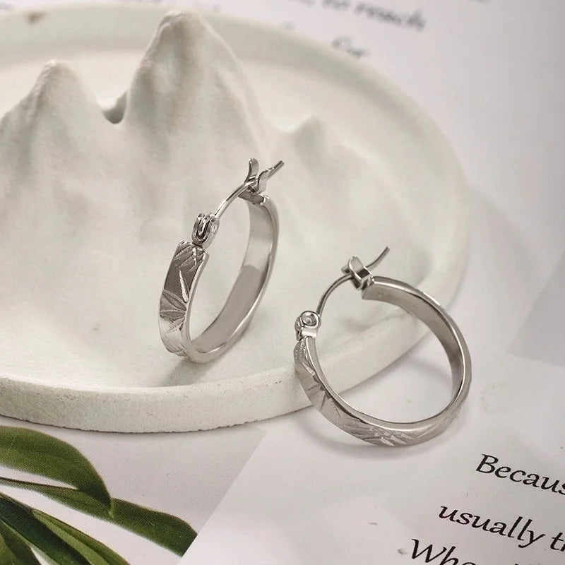 1 Pair XUPING Minimalist Geometric Round Irregular 304 Stainless Steel Hoop Earrings