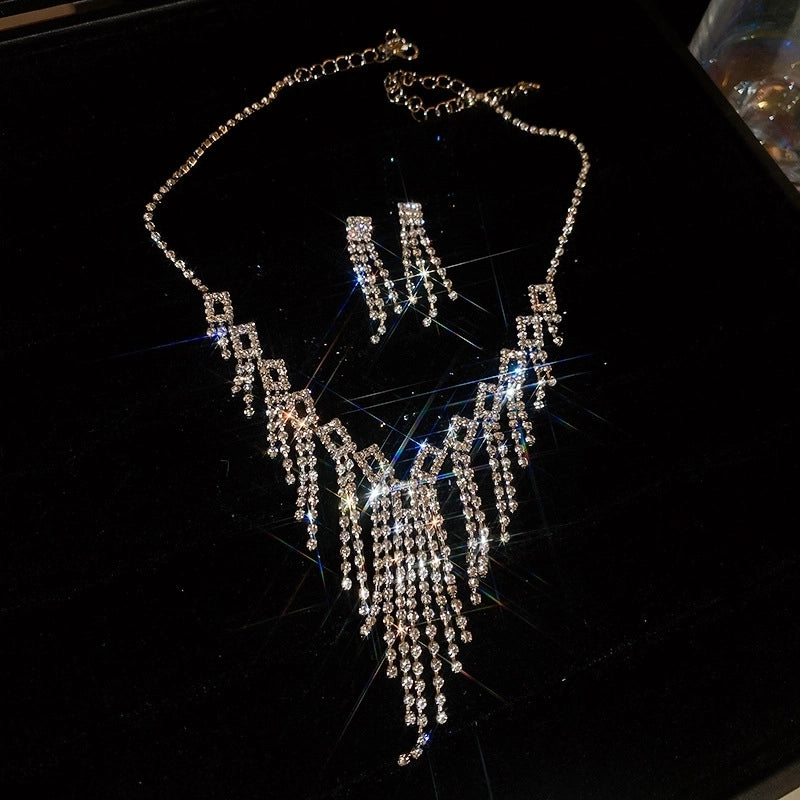 Explosions Zircon Diamond Geometric Necklace Earrings Suit Light Luxury Clavicle Chain High Sense Temperament Jewelry