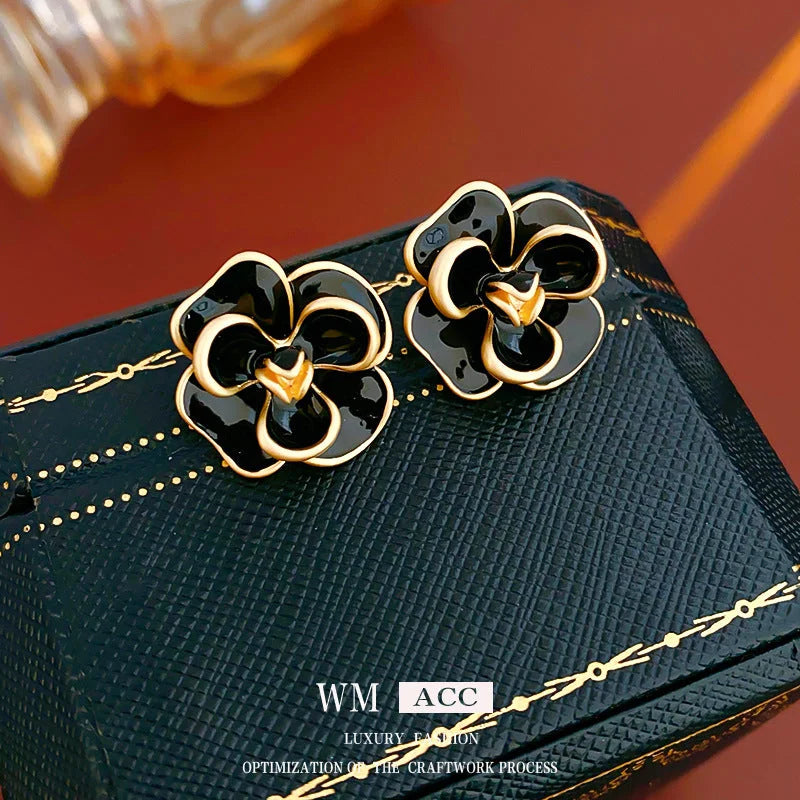 Chic Pearl Geometric Flower Alloy Pearl Inlay Earrings