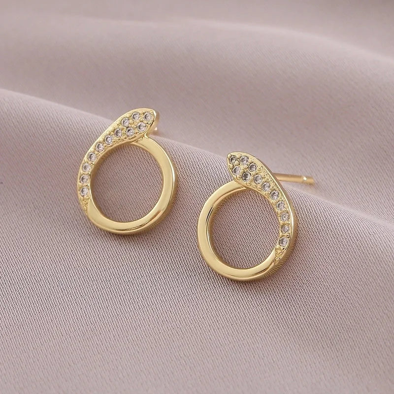 1 Pair IG Style Elegant Minimalist Letter Heart Shape Bicycle Plating Inlay Copper Zircon 18K Gold Plated Ear Studs