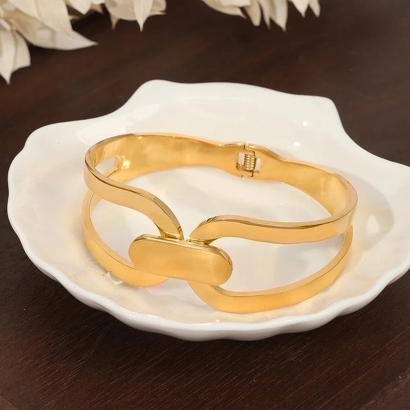 Casual Minimalist Round Titanium Steel 18K Gold Plated Bangle In Bulk