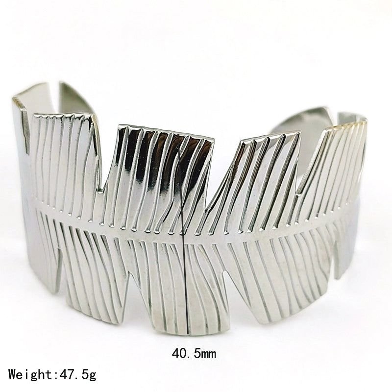 Casual Minimalist Solid Color Flower Butterfly 304 Stainless Steel 18K Gold Plated Bangle In Bulk