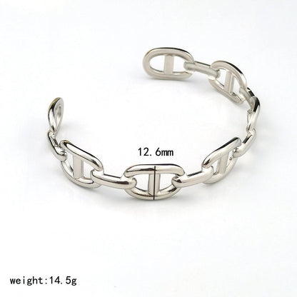 Casual Minimalist Solid Color Flower Butterfly 304 Stainless Steel 18K Gold Plated Bangle In Bulk