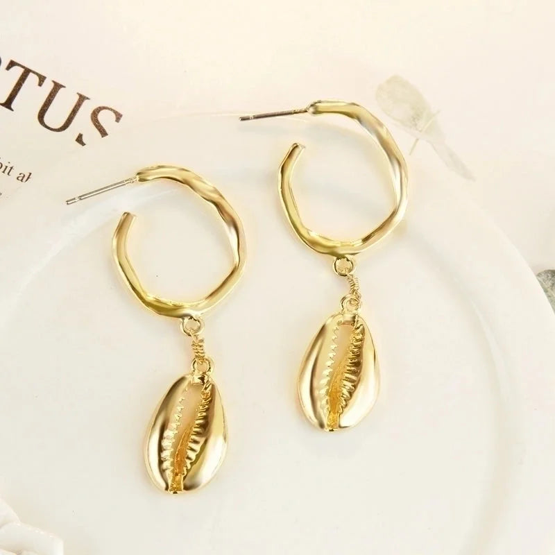 Fashion Shell Shell Inlaid Shell Artificial Pearls Women\'s Earrings 1 Pair