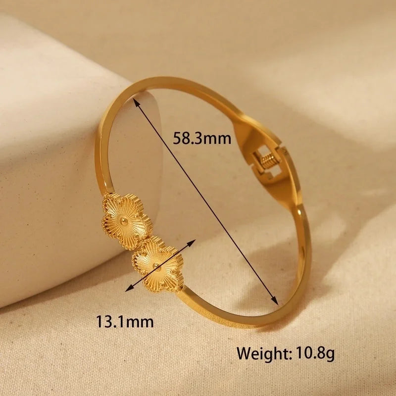 Formal Commute Wind Five-petal Flower Round Flower 304 Stainless Steel 18K Gold Plated Bangle In Bulk