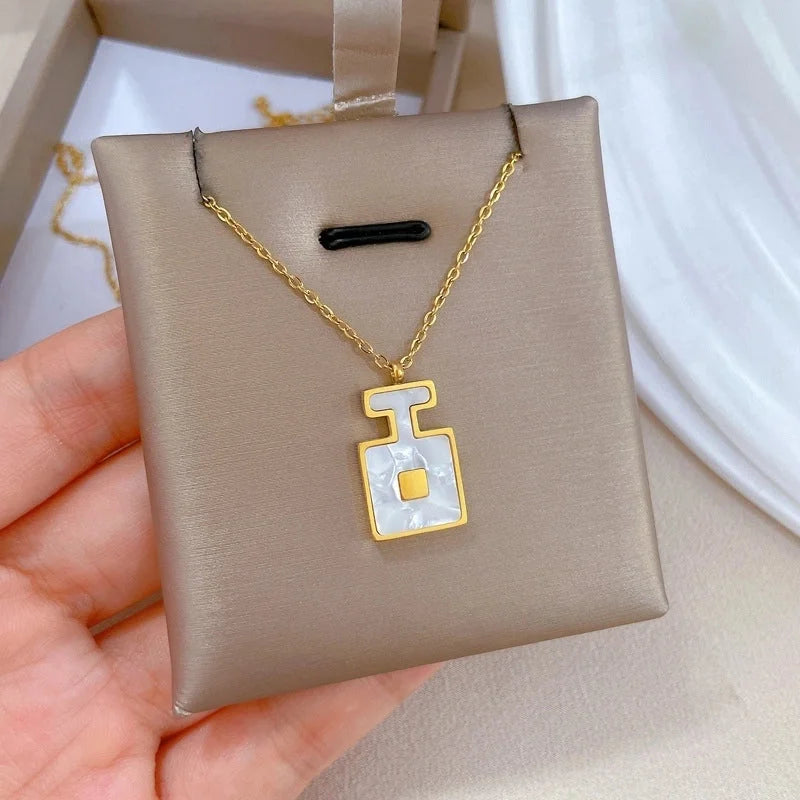 Casual Commute Geometric Titanium Steel Shell Zircon Inlay Pendant Necklace