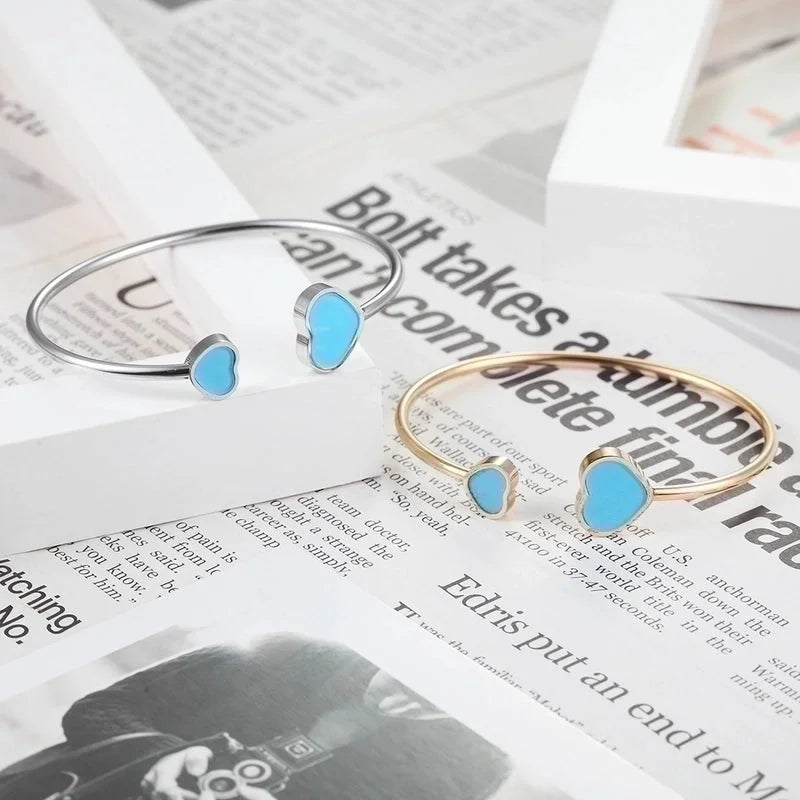 Minimalist Heart Shape 304 Stainless Steel Titanium Steel 18K Gold Plated Acrylic Shell Bangle In Bulk