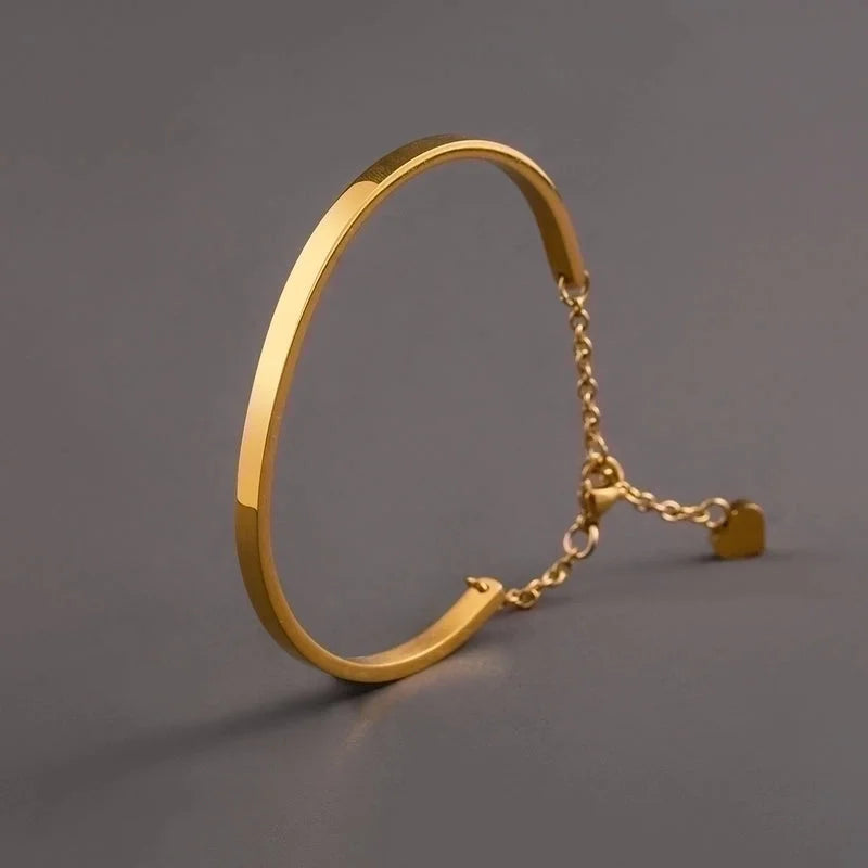 Elegant Minimalist Heart Shape 304 Stainless Steel 18K Gold Plated Bangle In Bulk
