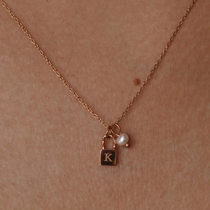 201 Stainless Steel 304 Stainless Steel Glass Gold Plated Casual Minimalist Pearl Plating Letter Lock Pendant Necklace