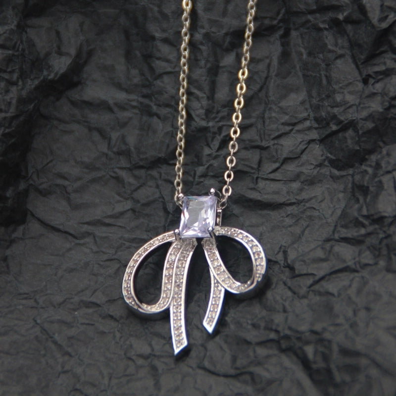 10 Pieces Casual Elegant Basic Moon Heart Shape Bow Knot Titanium Steel Copper Zircon Plating Inlay Pendant Necklace