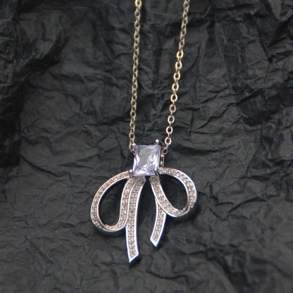 10 Pieces Casual Elegant Basic Moon Heart Shape Bow Knot Titanium Steel Copper Zircon Plating Inlay Pendant Necklace