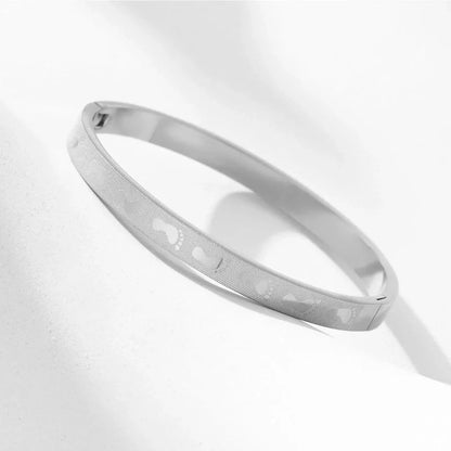 Basic Minimalist Classic Style C Shape Titanium Steel Cuff Bracelets In Bulk