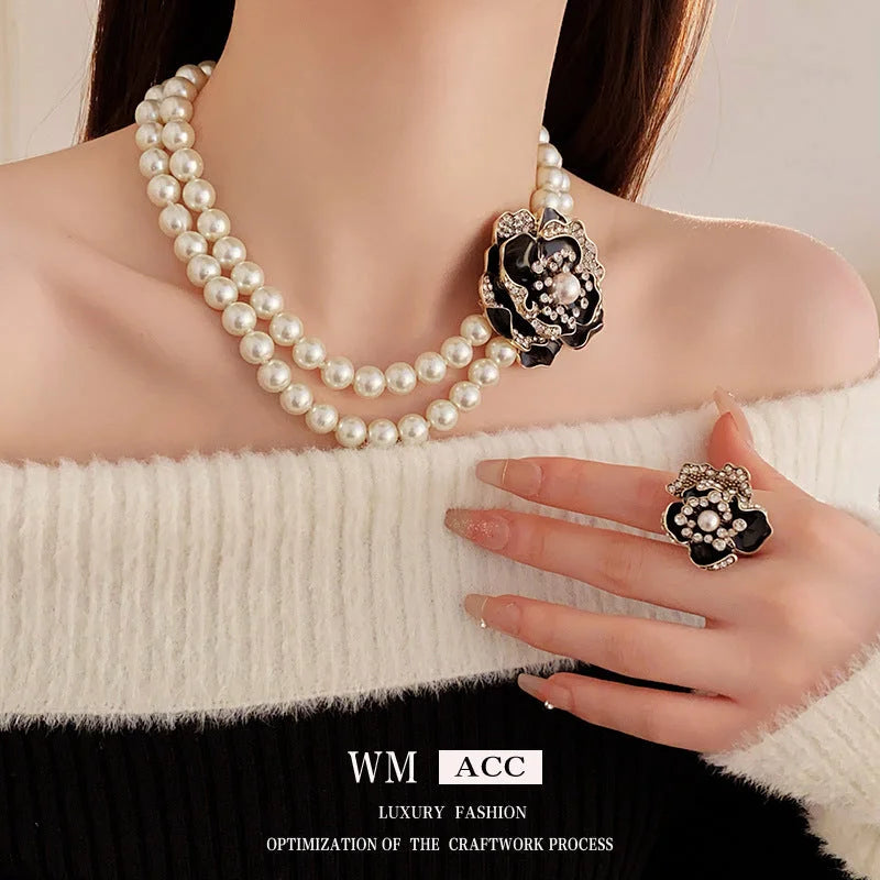 Medieval Flower Flower Alloy Electroplating Necklaces