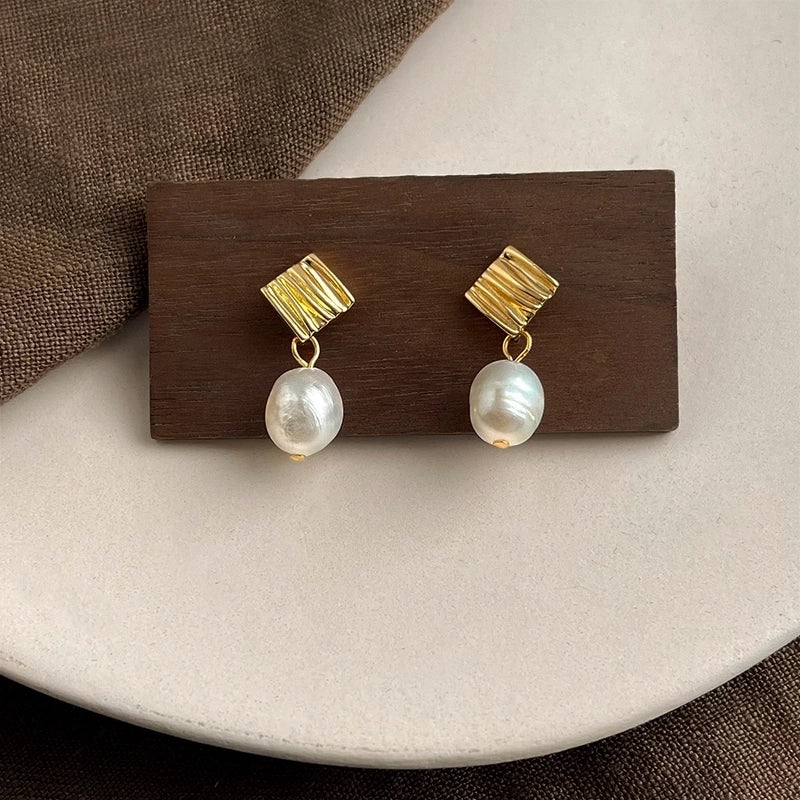 1 Pair Elegant Retro Geometric Freshwater Pearl Earrings