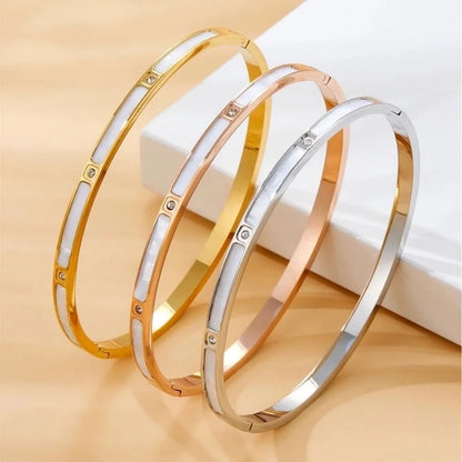Elegant Geometric Round Titanium Steel 18K Gold Plated Rhinestones Shell Bangle In Bulk