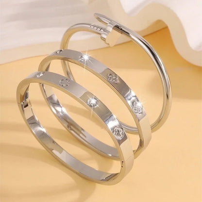 Elegant French Style Classic Style Four Leaf Clover 304 Stainless Steel Bangle In Bulk