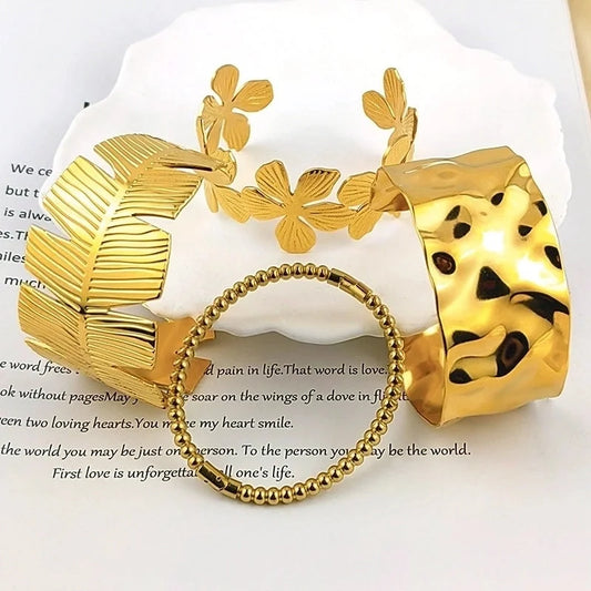Casual Minimalist Solid Color Flower Butterfly 304 Stainless Steel 18K Gold Plated Bangle In Bulk