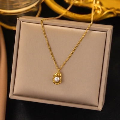 304 Stainless Steel 18K Gold Plated Minimalist Plating Inlay U Shape Heart Shape Acrylic Artificial Rhinestones Plastic Pendant Necklace