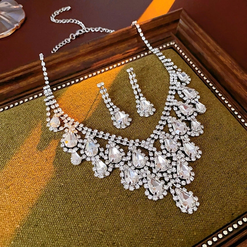 Explosions Zircon Diamond Geometric Necklace Earrings Suit Light Luxury Clavicle Chain High Sense Temperament Jewelry