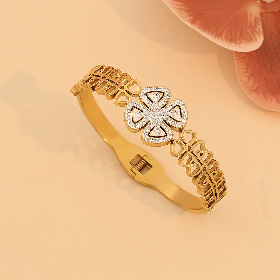 Fashion Flower Stainless Steel Electroplating Bangles