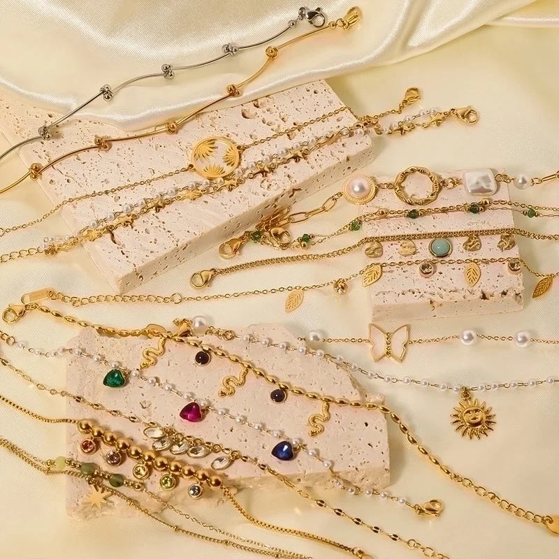 Minimalist Heart Shape Stainless Steel 18K Gold Plated Artificial Rhinestones Rhinestones Shell Bracelets In Bulk