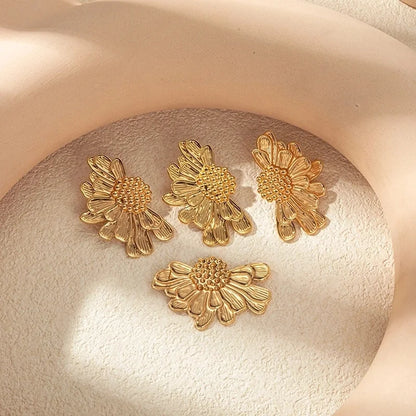 1 Pair Elegant Sweet Pastoral Flower Ginkgo Leaf Fish Tail Plating 304 Stainless Steel 14K Gold Plated Ear Studs