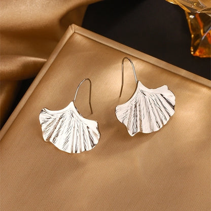 A Pair Of Earrings 304 Stainless Steel 18K Gold Plated Pleated Ginkgo Leaf Leaf-Shaped Earring Suitable For Women To Wear When Taking Photos On The Street Or Attending Parties Everyday