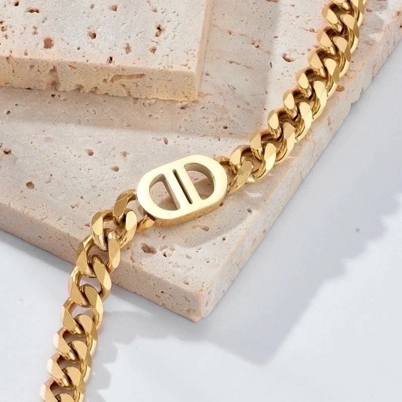 304 Stainless Steel Retro Inlaid Gold Geometric Necklace